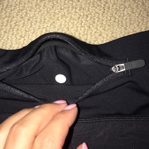 BRAND NEW LULULEMON SHORTS - Picture 6 of 7
